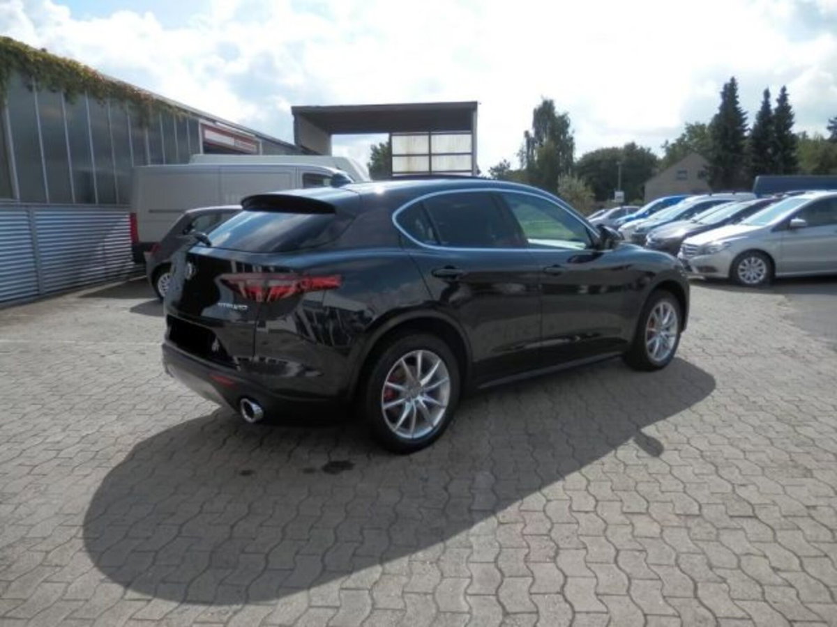 Alfa Romeo Stelvio Stelvio 2.0 Turbo 200 CV AT8 Q4 Super Business (4)