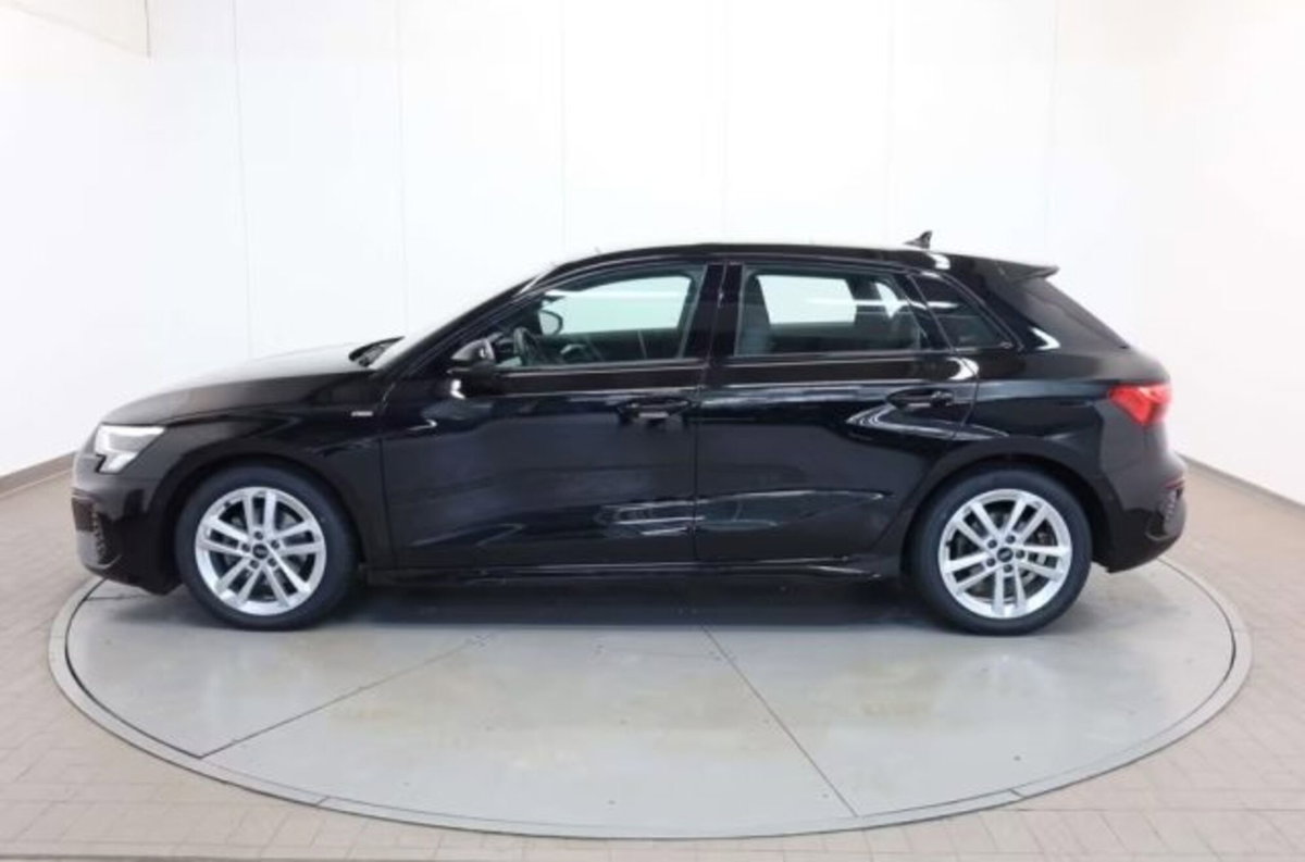 Audi A3 Sportback 35 TDI S tronic S line edition (4)