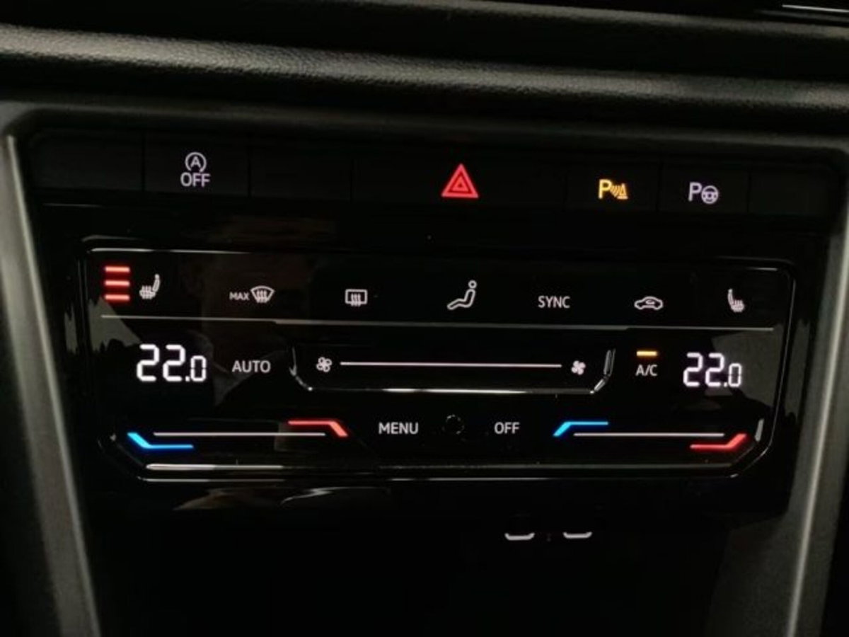 Volkswagen T-Roc 1.0 tsi Life 115cv (13)