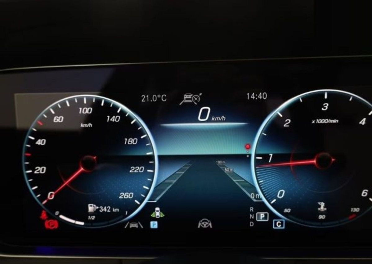 Mercedes-Benz Classe E 220 d Auto AMG Line (17)