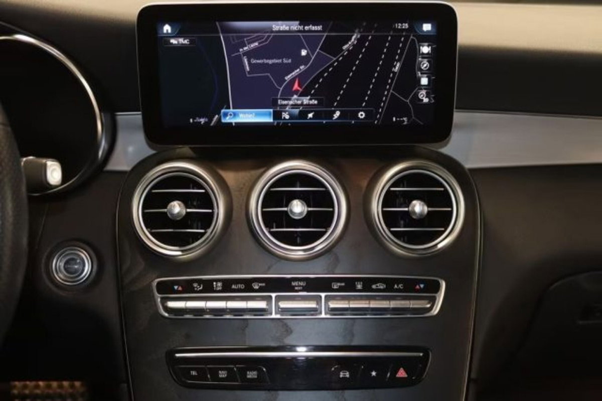 Mercedes-Benz GLC Coupé 300 de 4Matic EQ-Power Coupé Premium Plus (17)