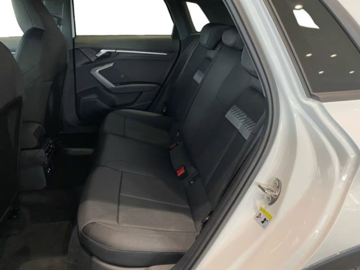 Audi A3 Sedan 35 TFSI S tronic Business (9)