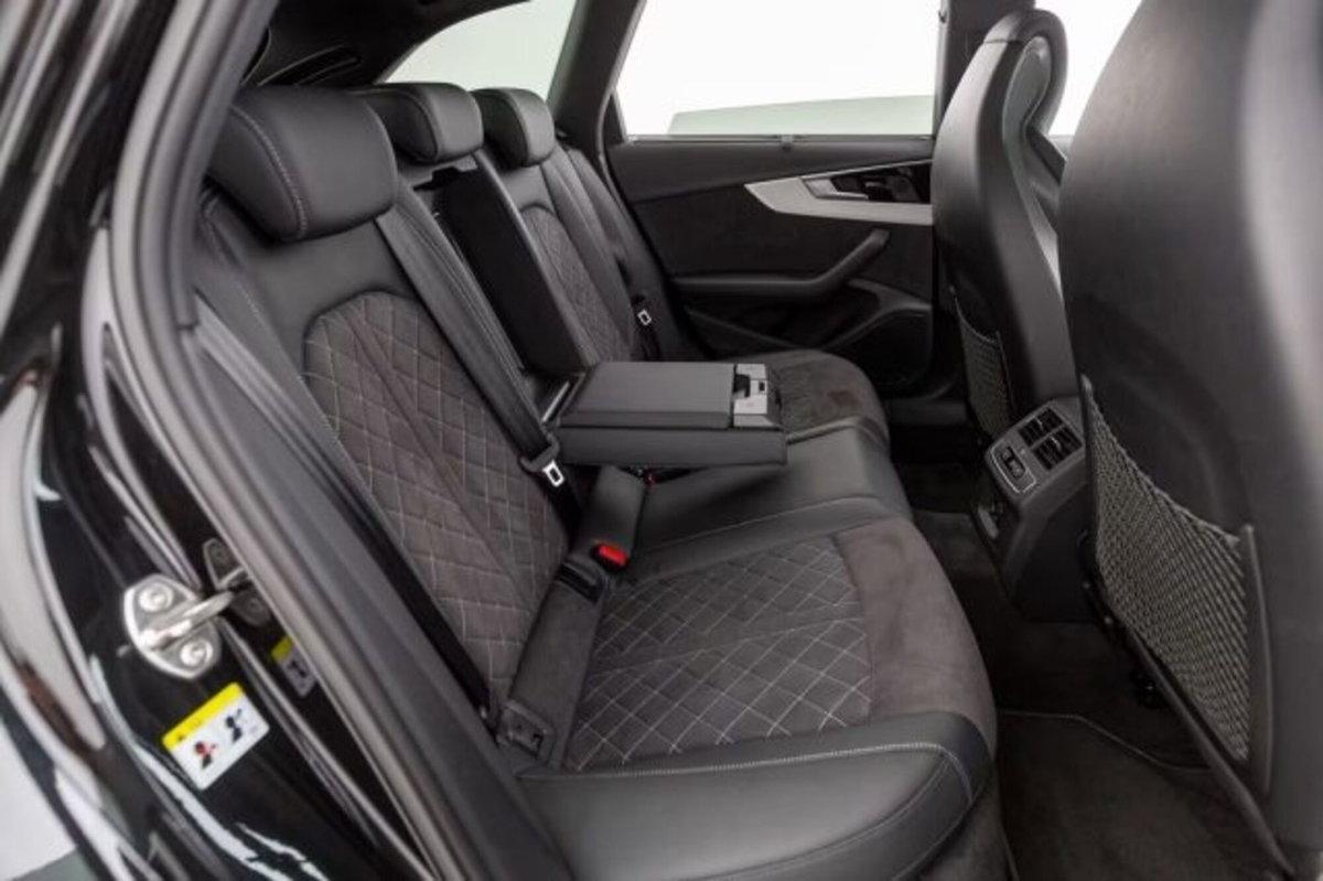 Audi A4 Avant 40 TDI quattro S tronic S line edition (9)