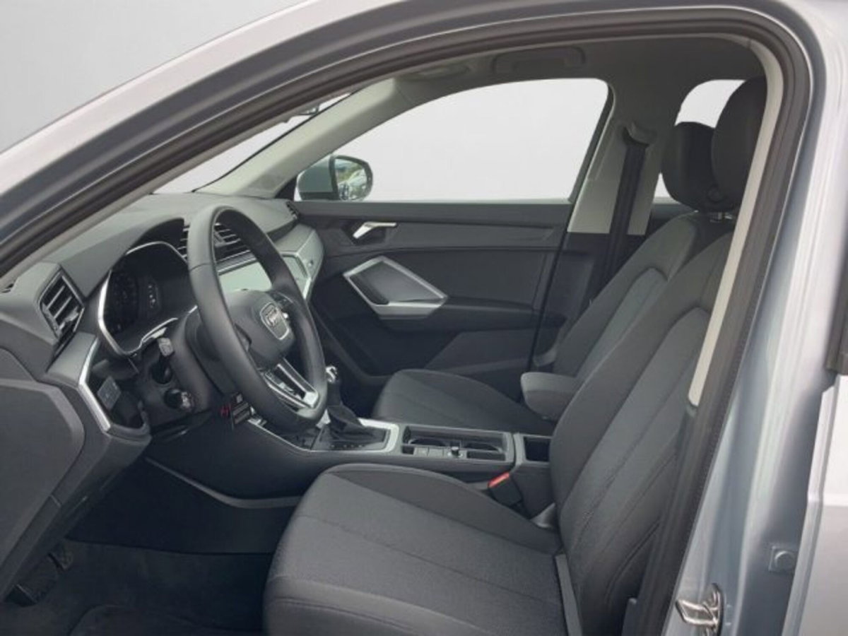 Audi Q3 35 TDI quattro S tronic Business (12)
