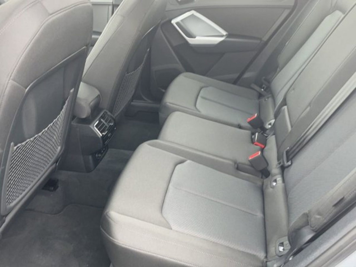 Audi Q3 35 TDI quattro S tronic Business (14)