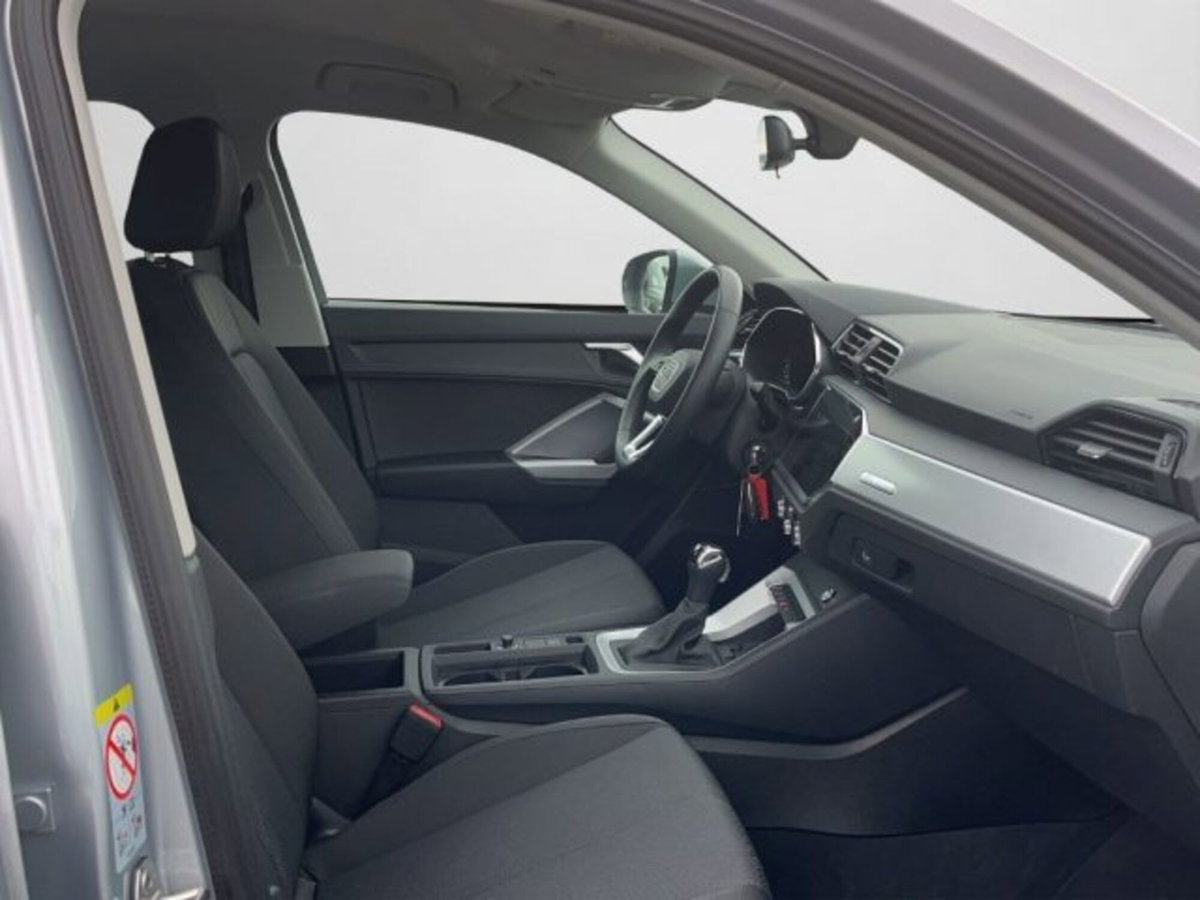 Audi Q3 35 TDI quattro S tronic Business (7)