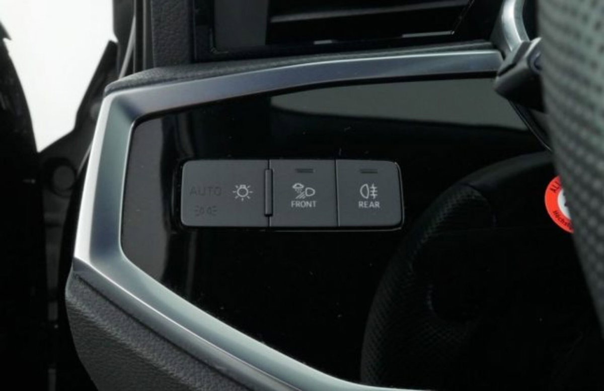 Audi Q3 45 TFSI quattro S tronic S line edition (17)