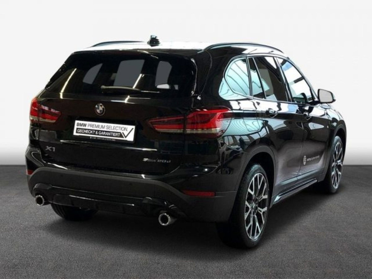 BMW X1 sDrive20d Sport Line (2)