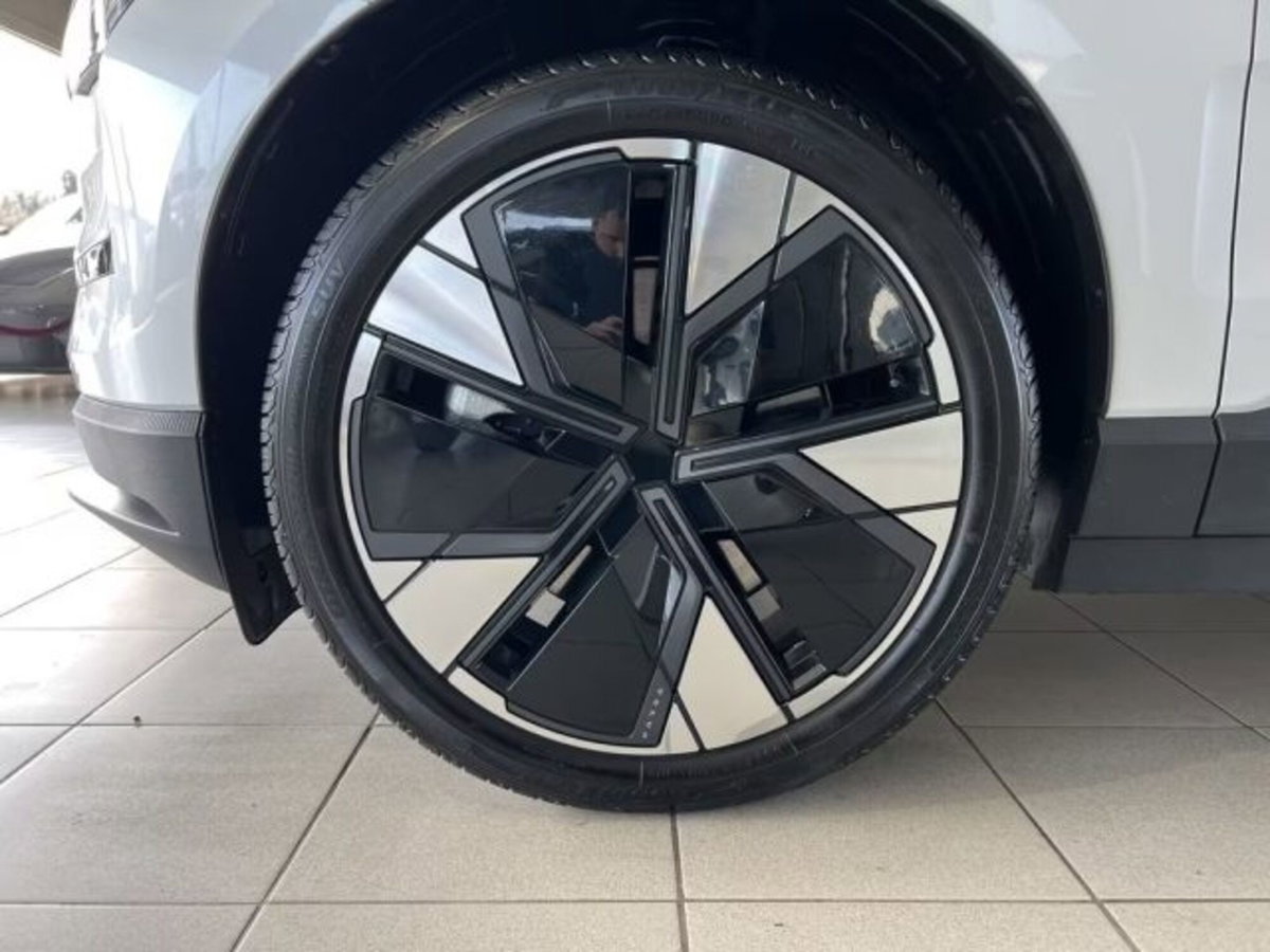 Volvo EX30 Twin Motor Performance Plus awd (11)