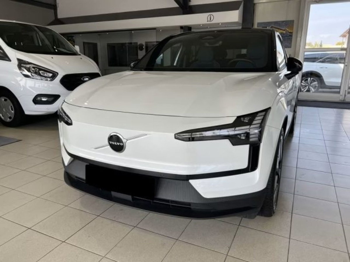 Volvo EX30 Twin Motor Performance Plus awd (2)