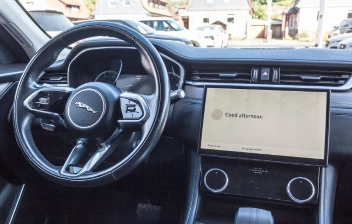 Jaguar F-Pace 2.0 250 CV AWD aut. SE (15)