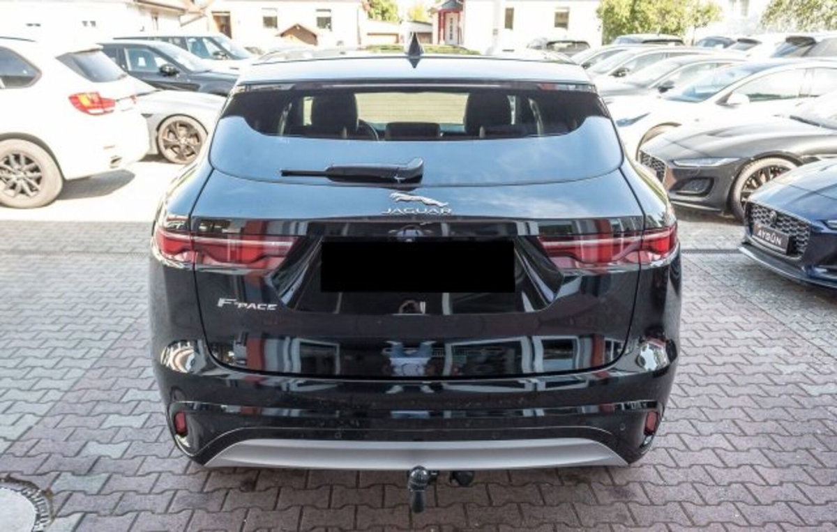 Jaguar F-Pace 2.0 250 CV AWD aut. SE (5)