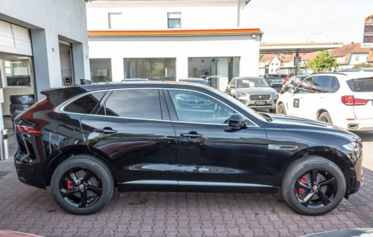 Jaguar F-Pace 2.0 250 CV AWD aut. SE (8)