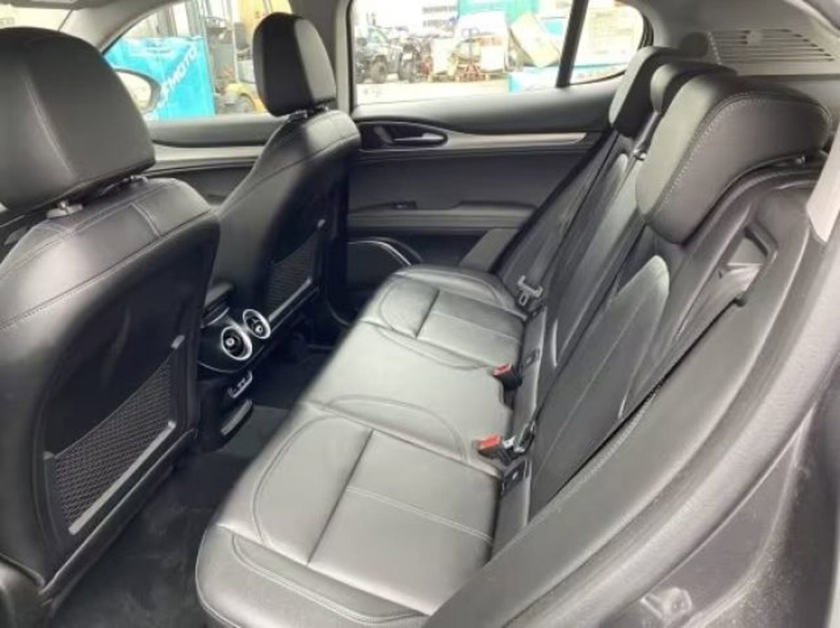 Alfa Romeo Stelvio Stelvio 2.0 Turbo 200 CV AT8 Q4 Sprint (13)