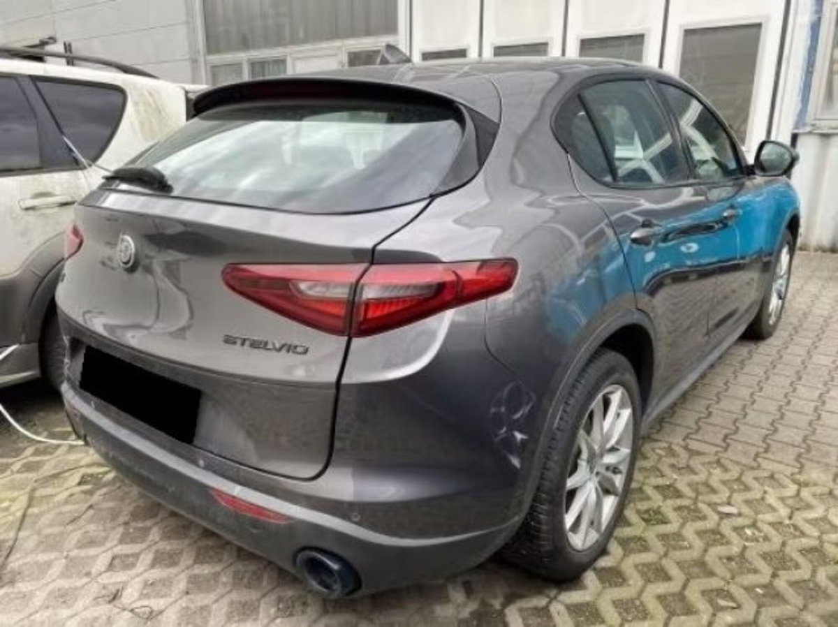 Alfa Romeo Stelvio Stelvio 2.0 Turbo 200 CV AT8 Q4 Sprint (2)