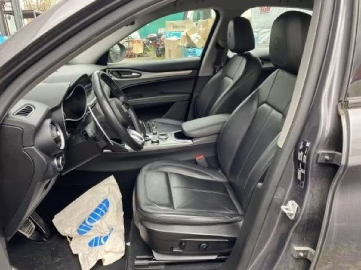 Alfa Romeo Stelvio Stelvio 2.0 Turbo 200 CV AT8 Q4 Sprint (5)
