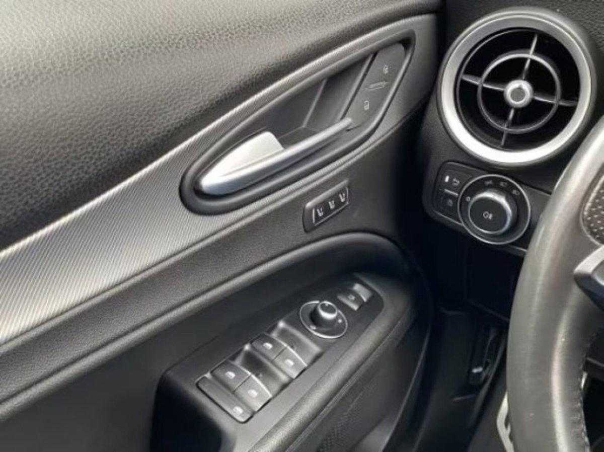 Alfa Romeo Stelvio Stelvio 2.0 Turbo 200 CV AT8 Q4 Sprint (6)