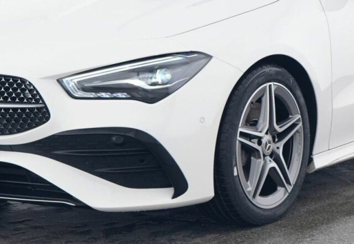Mercedes-Benz CLA 200 d Premium (2)