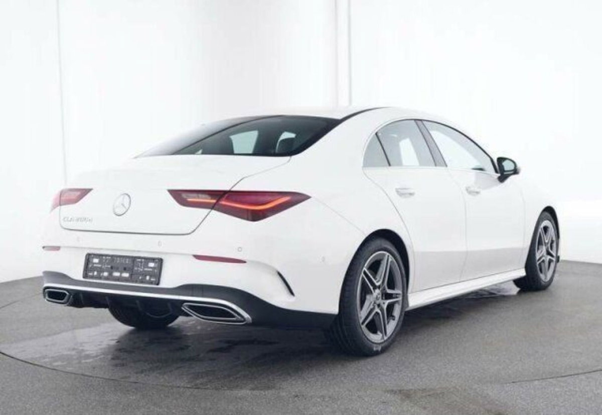 Mercedes-Benz CLA 200 d Premium (3)