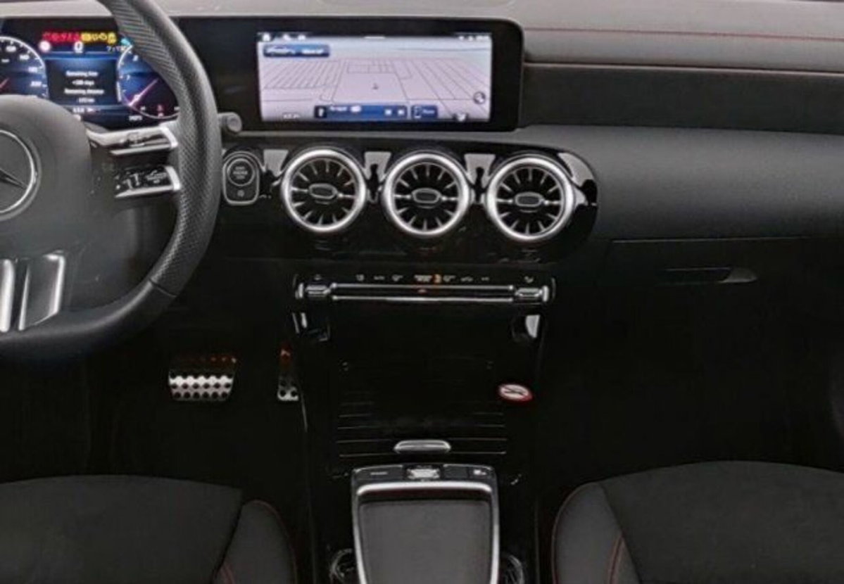 Mercedes-Benz CLA 200 d Premium (6)