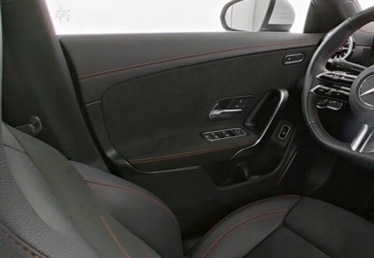 Mercedes-Benz CLA 200 d Premium (7)