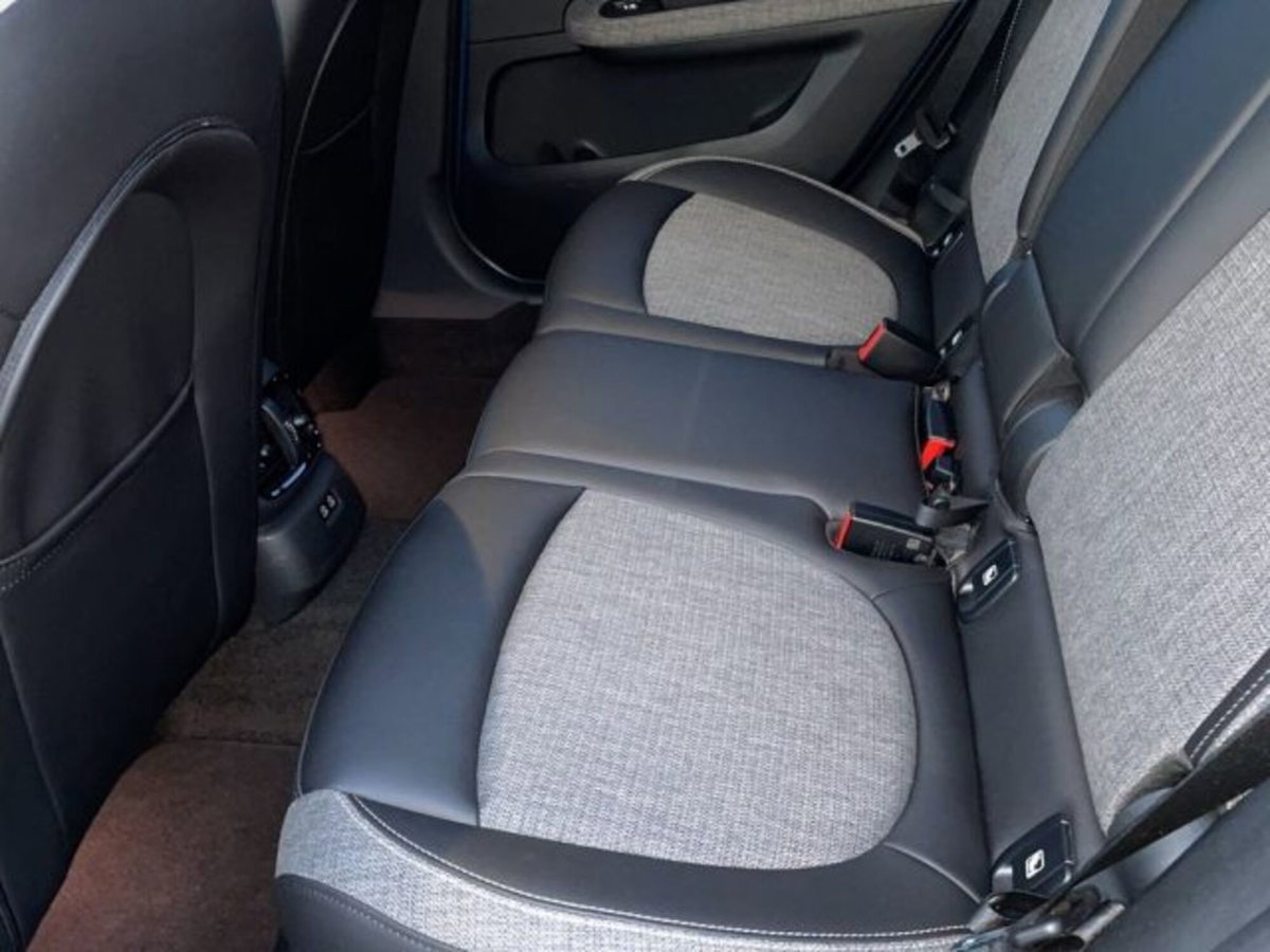 MINI Mini Countryman 2.0 Cooper D Essential Countryman (13)