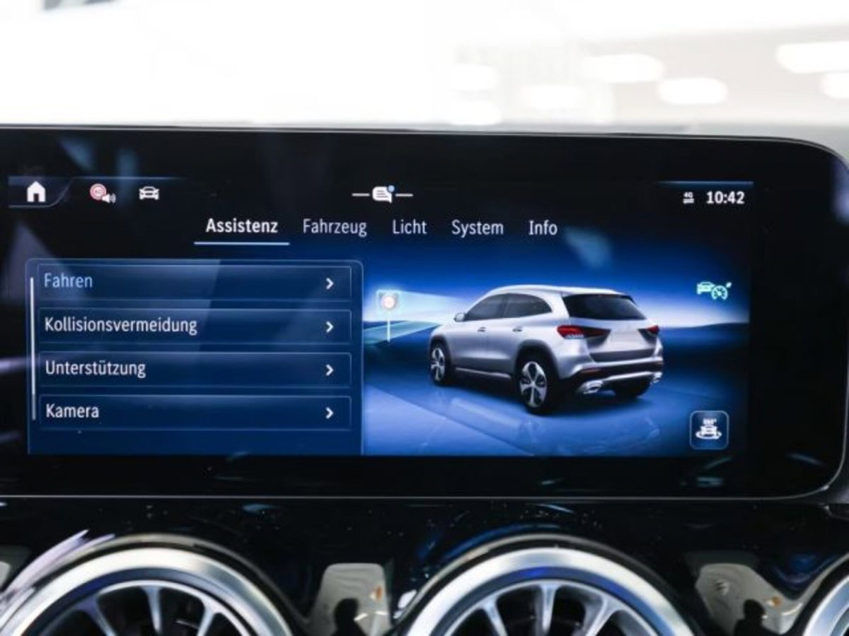 Mercedes-Benz GLA SUV 220 d AMG Line Premium Plus 4matic auto (12)