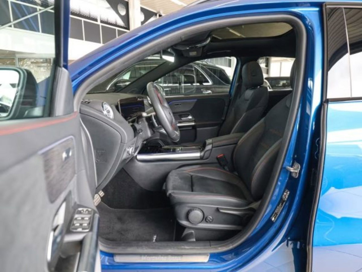 Mercedes-Benz GLA SUV 220 d AMG Line Premium Plus 4matic auto (4)