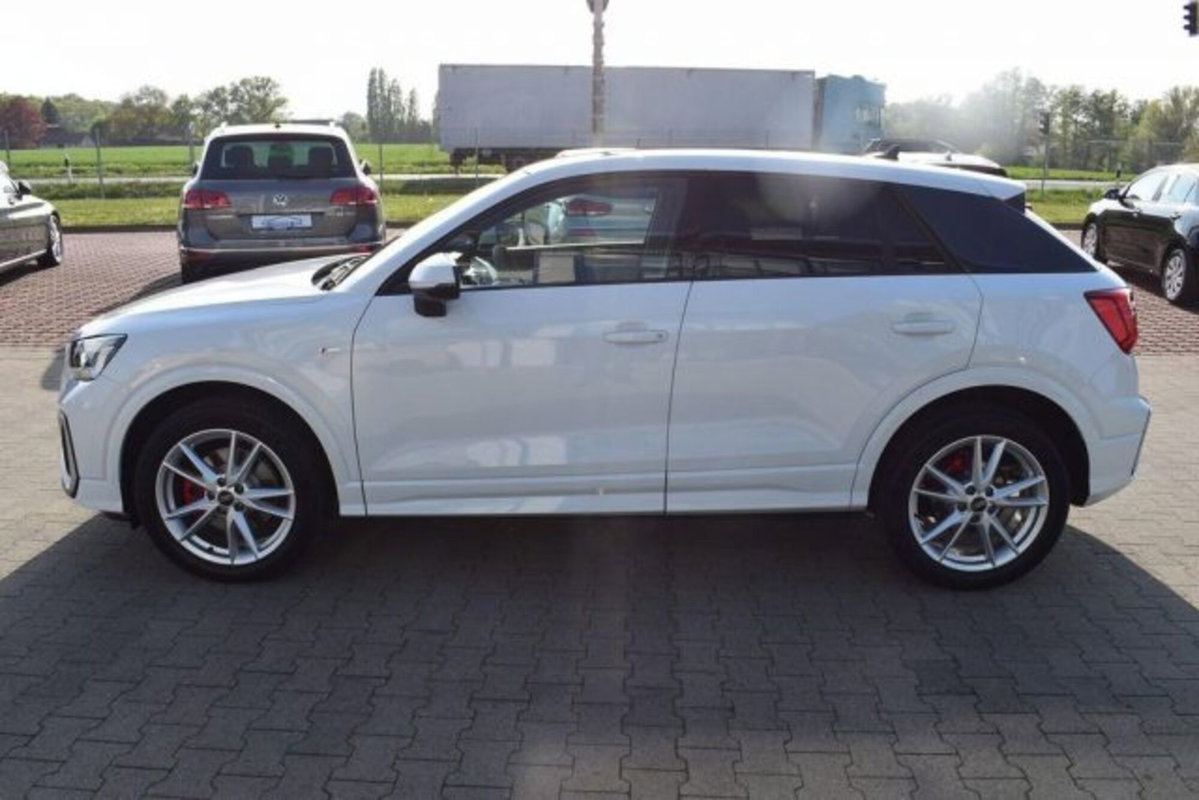 Audi Q2 Q2 35 TFSI S tronic S line Edition (2)