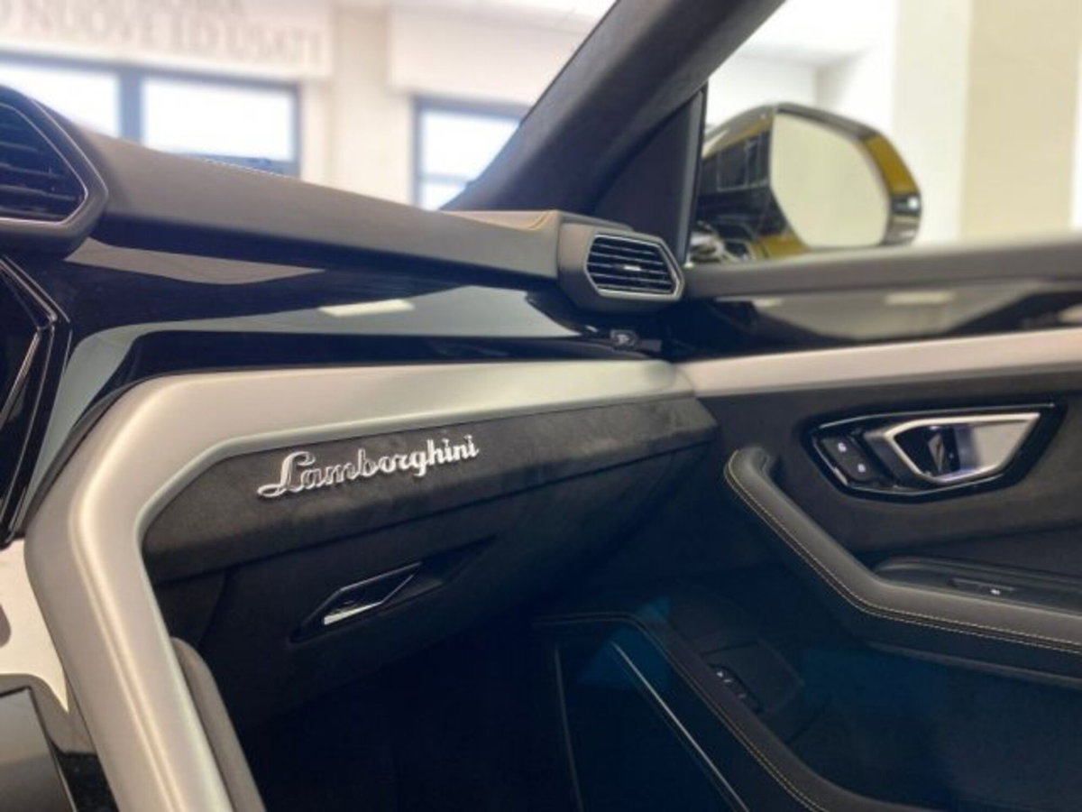Lamborghini Urus 4.0 (19)