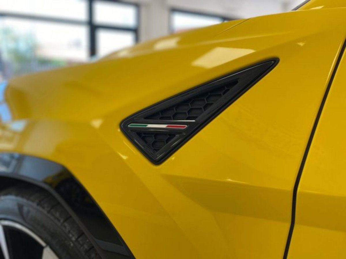 Lamborghini Urus 4.0 (9)