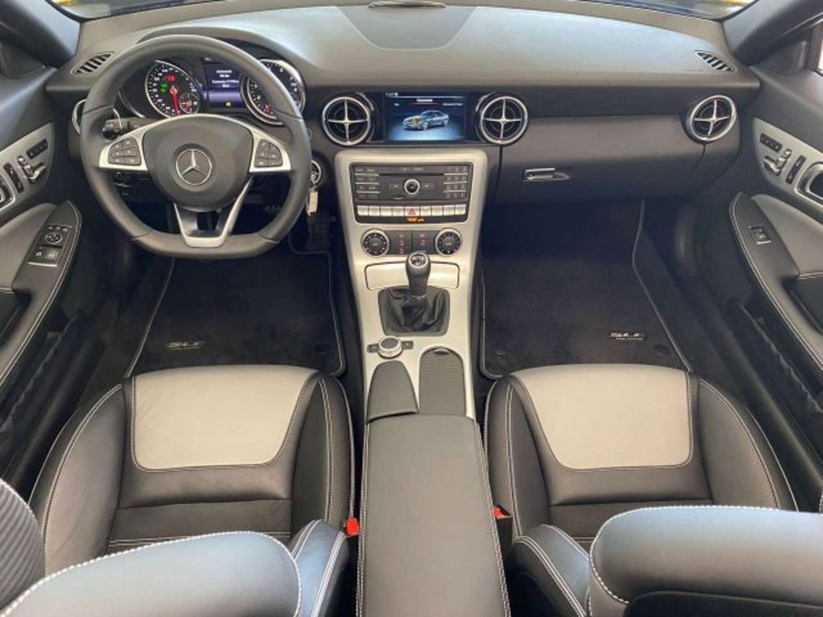 Mercedes-Benz SLC 200 AMG line (12)