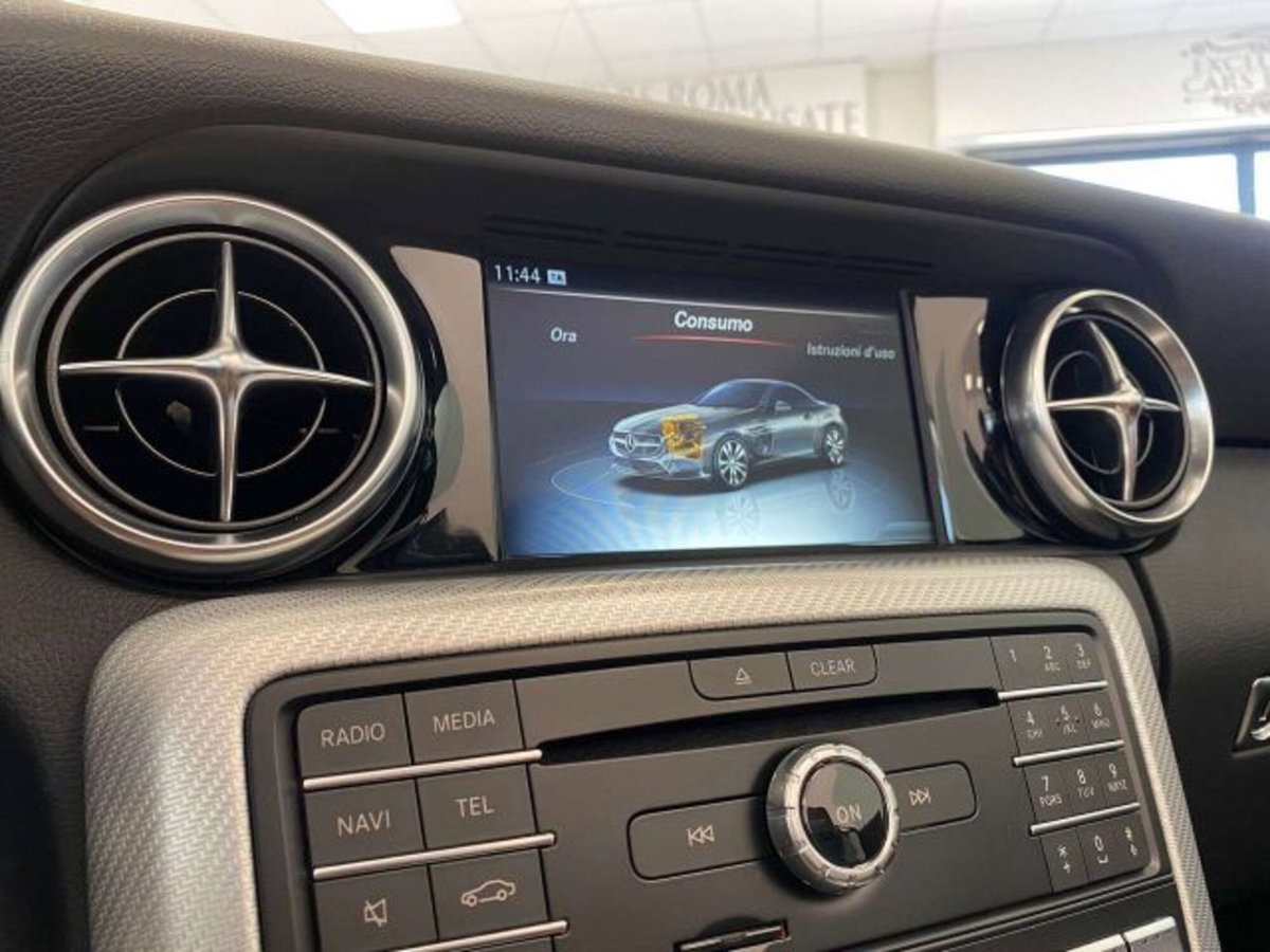Mercedes-Benz SLC 200 AMG line (13)
