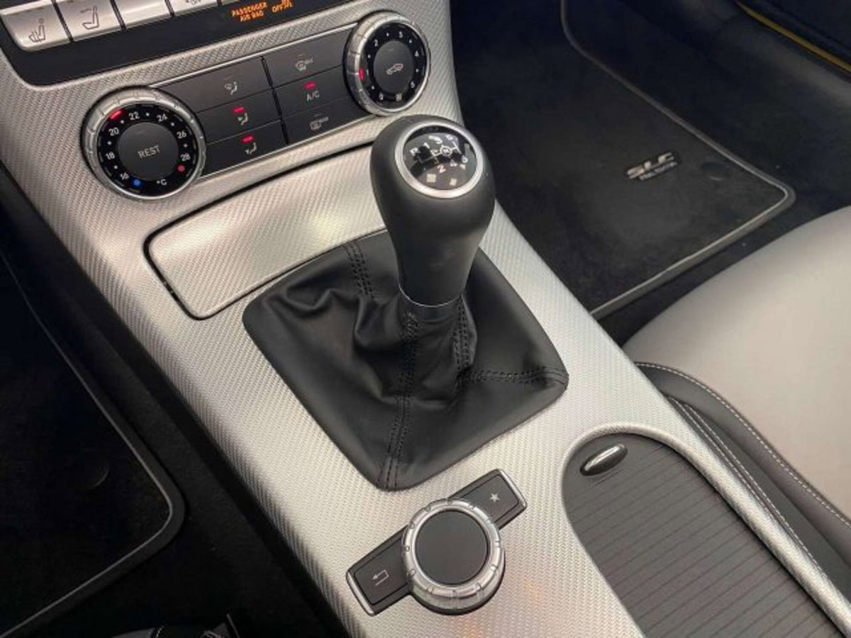 Mercedes-Benz SLC 200 AMG line (15)