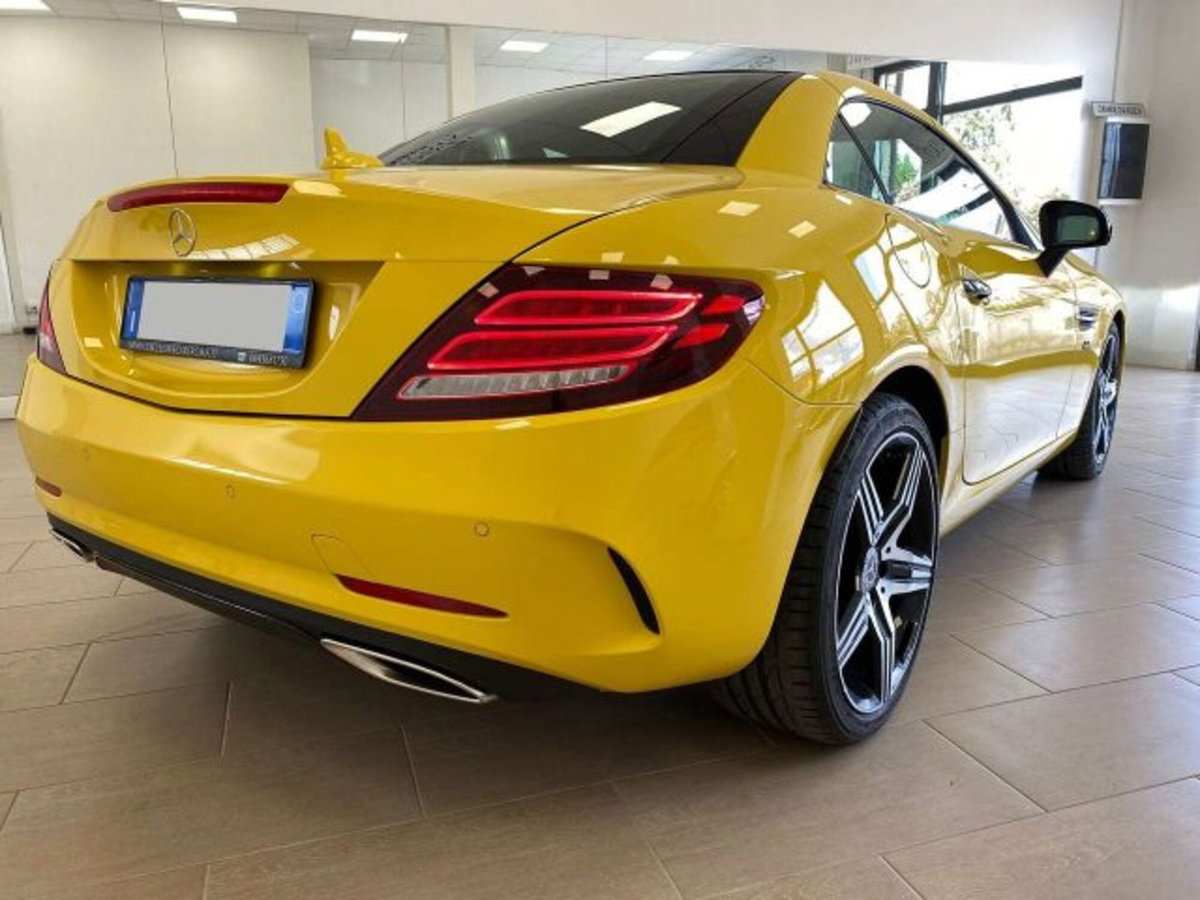 Mercedes-Benz SLC 200 AMG line (5)