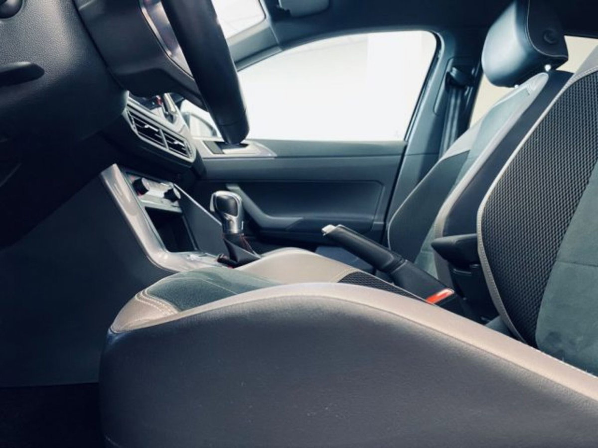 Volkswagen Polo 2.0 TSI DSG GTI BlueMotion Technology (11)