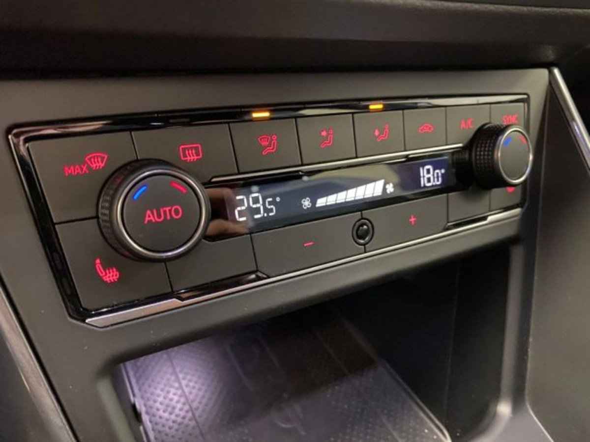 Volkswagen Polo 2.0 TSI DSG GTI BlueMotion Technology (16)