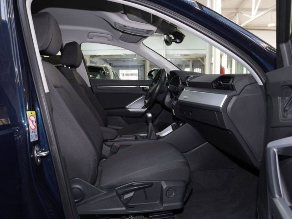 Audi Q3 35 TFSI Business Advanced (4)