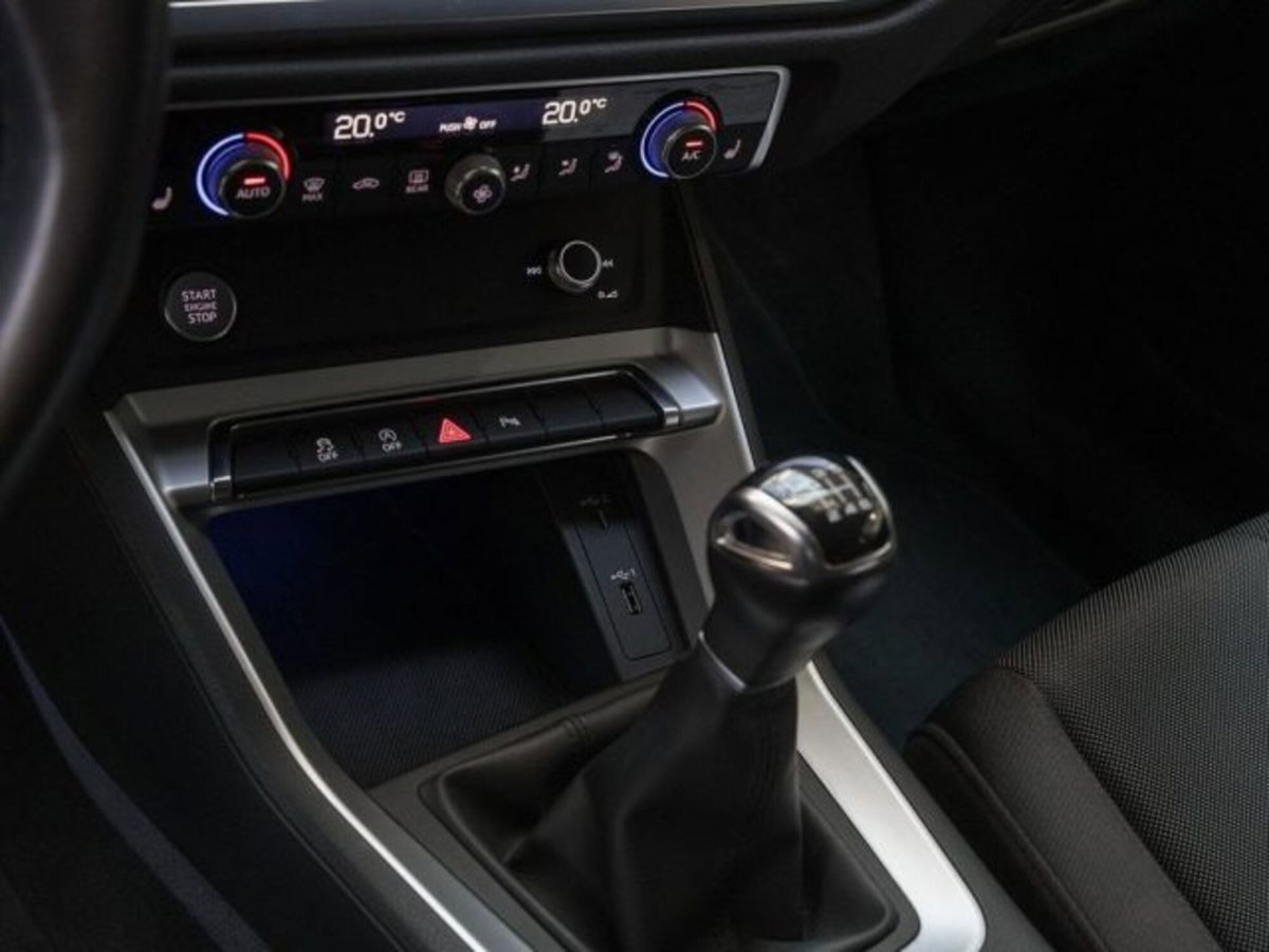 Audi Q3 35 TFSI Business Advanced (6)