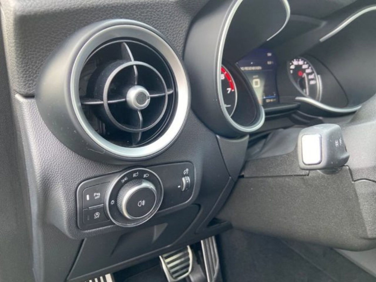 Alfa Romeo Stelvio Stelvio 2.0 Turbo 200 CV AT8 Q4 Super Business (9)