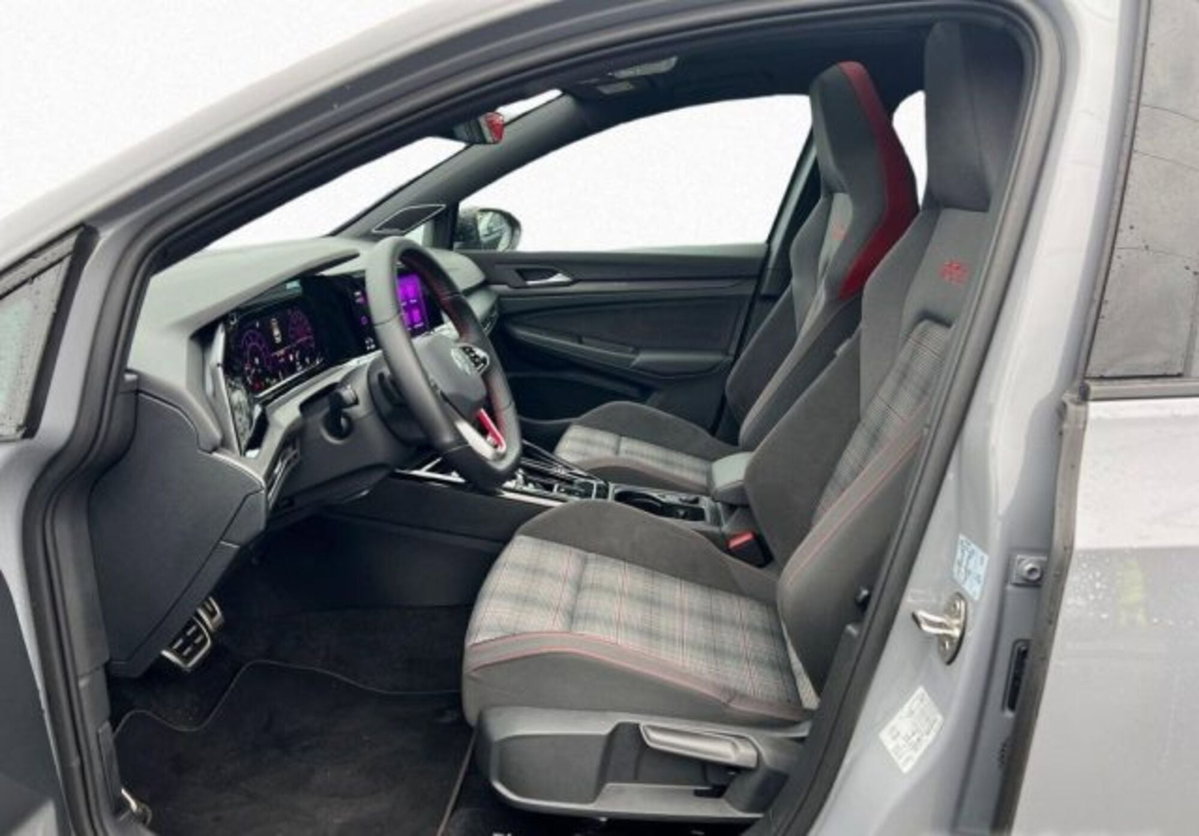 Volkswagen Golf 2.0 tsi GTI MT Ultimate 245cv (8)