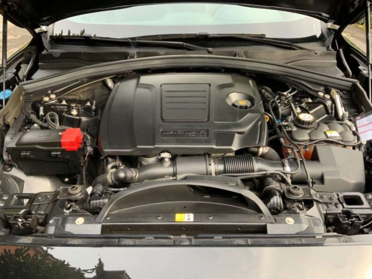 Jaguar F-Pace 2.0 250 CV AWD aut. R-Sport (19)