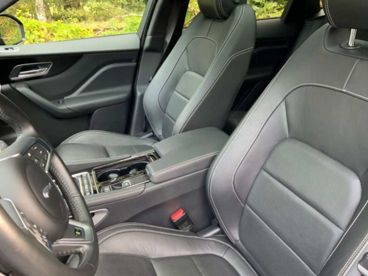 Jaguar F-Pace 2.0 250 CV AWD aut. R-Sport (9)