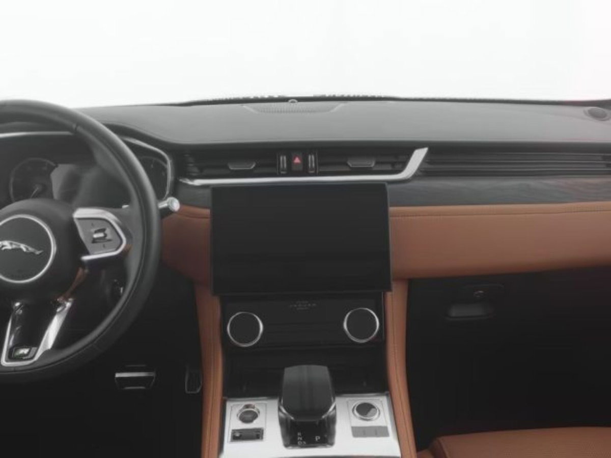 Jaguar F-Pace 2.0 250 CV AWD aut. R-Dynamic SE (4)