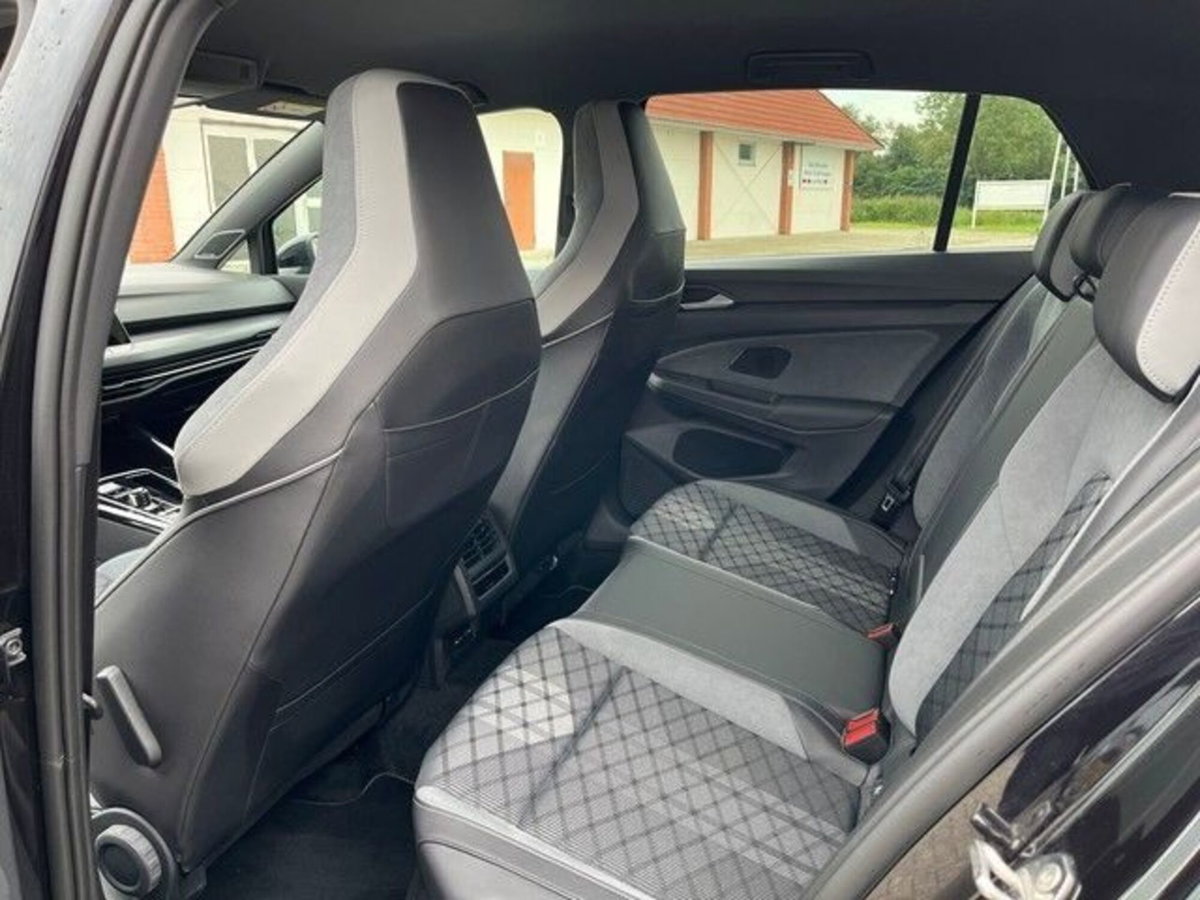 Volkswagen Golf 2.0 TDI 150 CV DSG SCR R-Line (16)