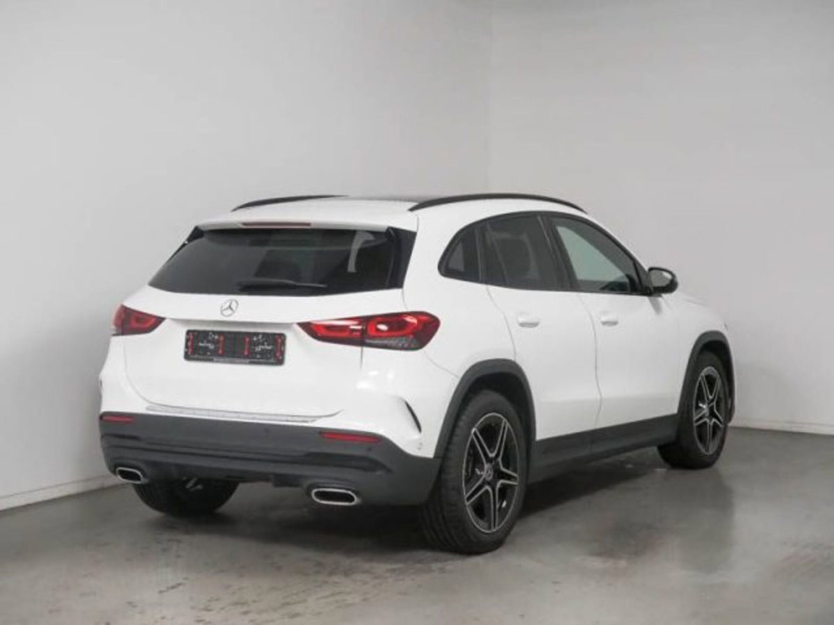 Mercedes-Benz GLA SUV 220 d AMG Line Premium Plus 4matic auto (2)
