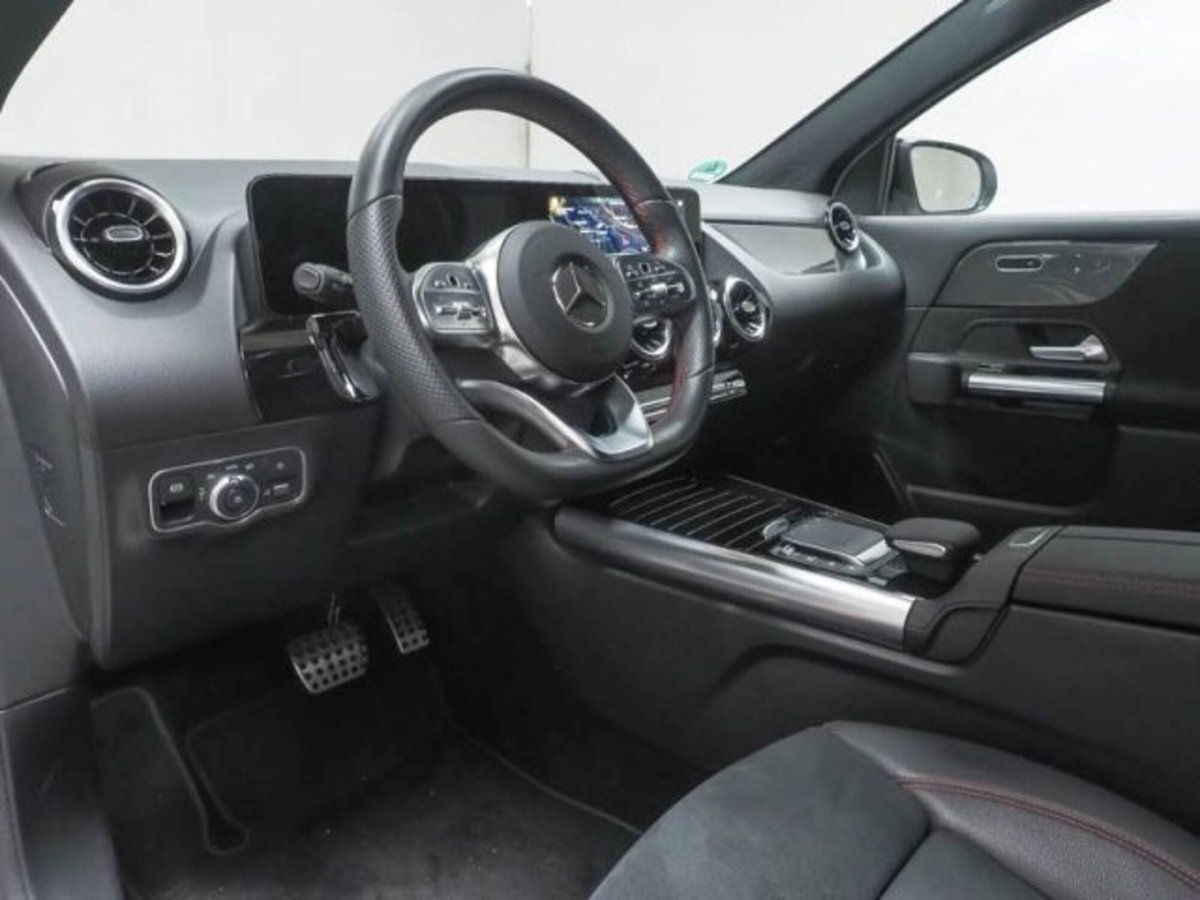Mercedes-Benz GLA SUV 220 d AMG Line Premium Plus 4matic auto (4)