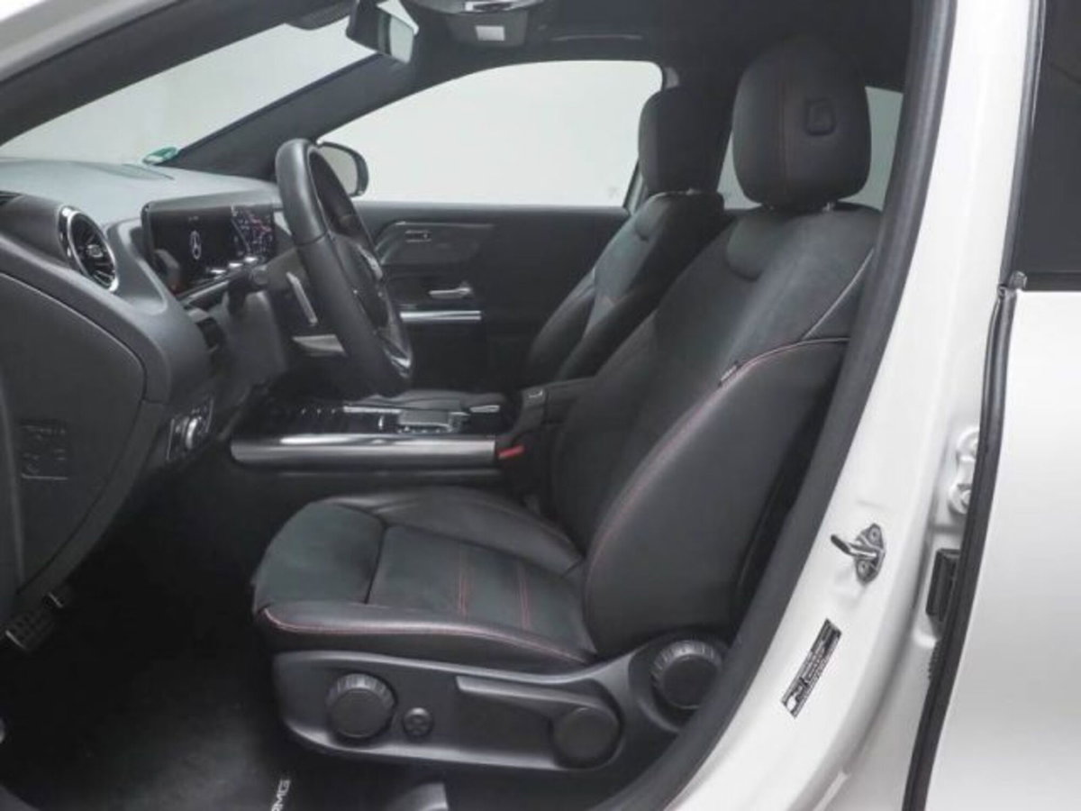 Mercedes-Benz GLA SUV 220 d AMG Line Premium Plus 4matic auto (5)
