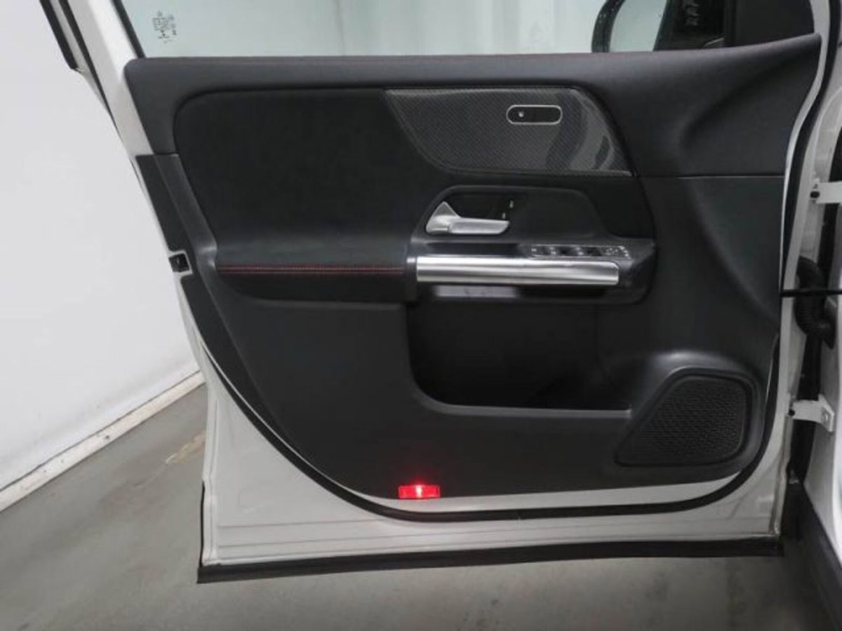 Mercedes-Benz GLA SUV 220 d AMG Line Premium Plus 4matic auto (8)