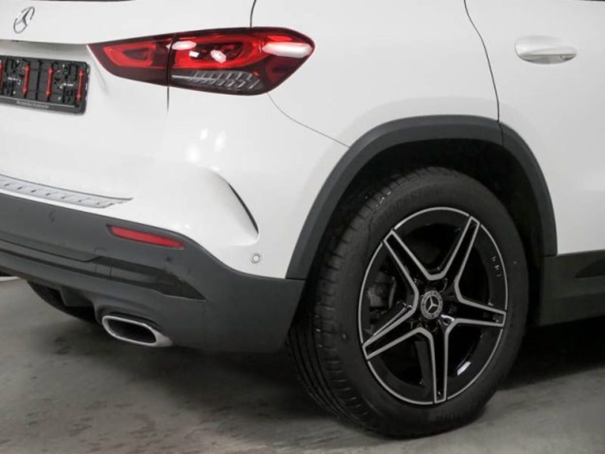 Mercedes-Benz GLA SUV 220 d AMG Line Premium Plus 4matic auto (9)